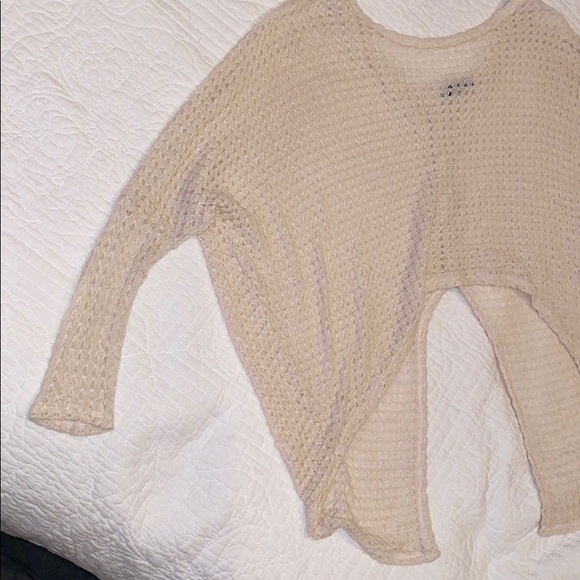 Cropped/ half open back sweater - Picture 2 of 6